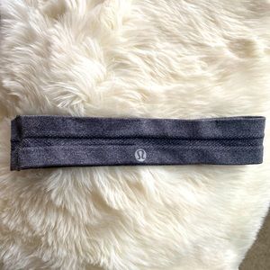 Lululemon gray stretch headband